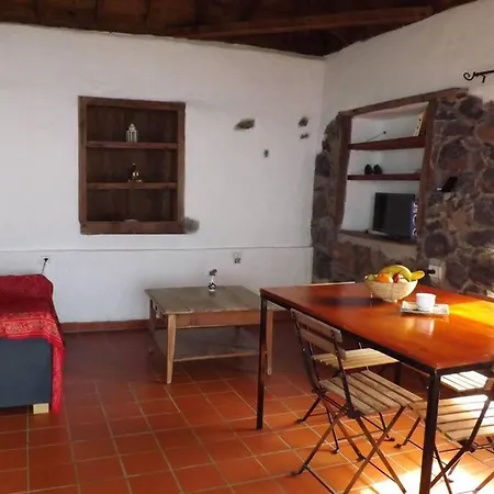 Casita En El Campo Con Vista Al Oceano Tijarafe